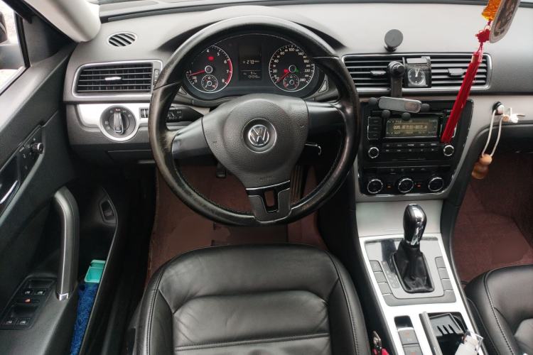 Used Volkswagen Passat 2011 1.8TSI Automatic Prestige Edition Steering Wheel