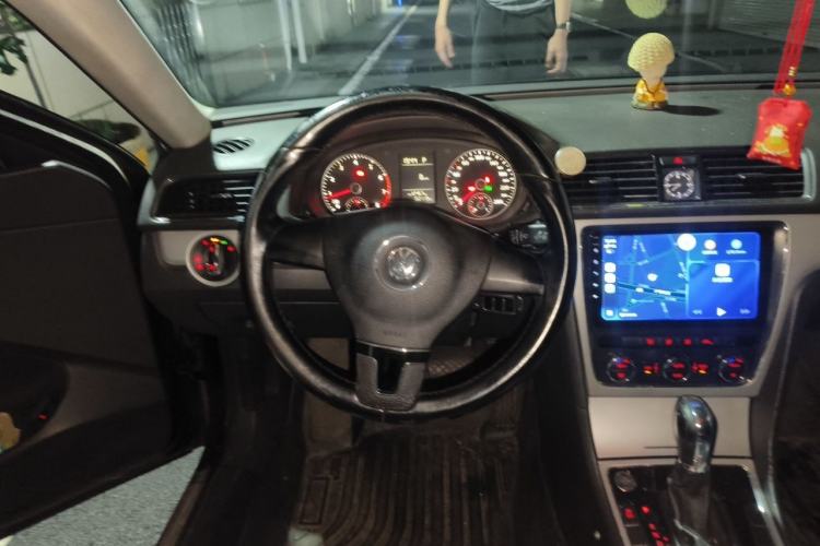 Used Volkswagen Passat 2011 1.8TSI Automatic Prestige Edition Steering Wheel