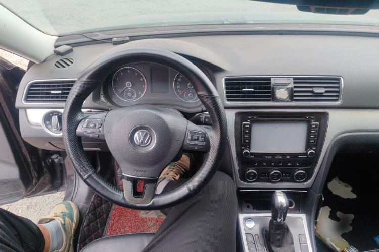 Used Volkswagen Passat 2011 1.8TSI Automatic Prestige Edition Steering Wheel