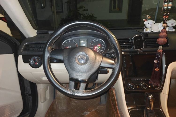 Used Volkswagen Passat 2011 1.8 TSI DSG Prestige Edition Steering Wheel