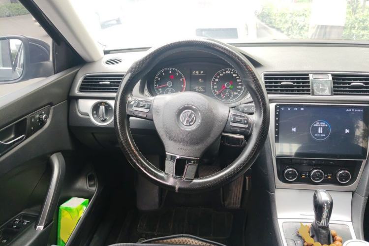 Used Volkswagen Passat 2011 1.8 TSI DSG Prestige Edition Steering Wheel