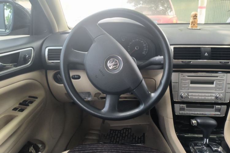 Used Volkswagen Passat 2011 1.8T Automatic Luxury Model Steering Wheel