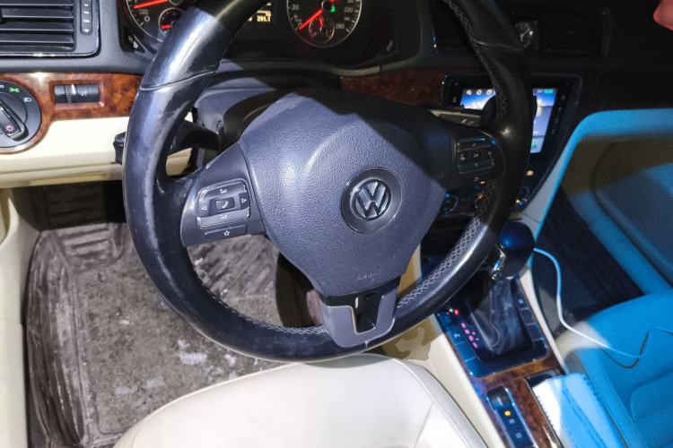 Used Volkswagen Passat 2011 1.8TSI DSG Prestige Edition Steering Wheel
