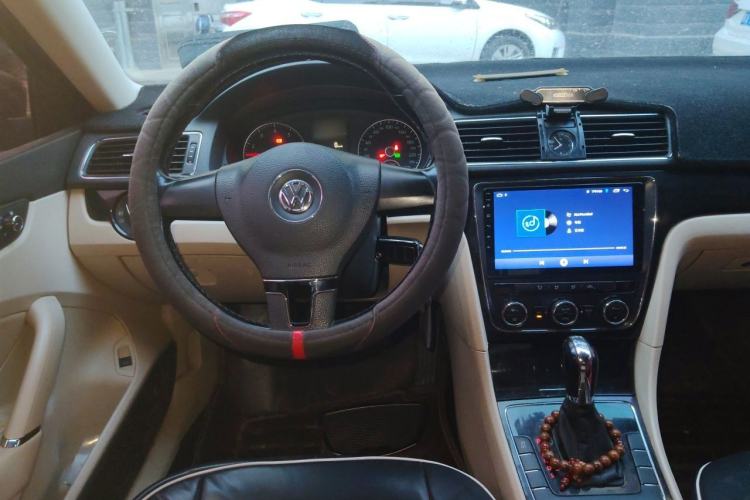 Used Volkswagen Passat 2011 1.8TSI Automatic Prestige Edition Steering Wheel