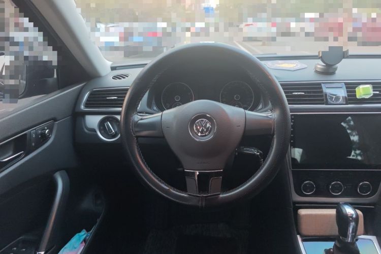 Used Volkswagen Passat 2011 1.8TSI Automatic Prestige Edition Steering Wheel