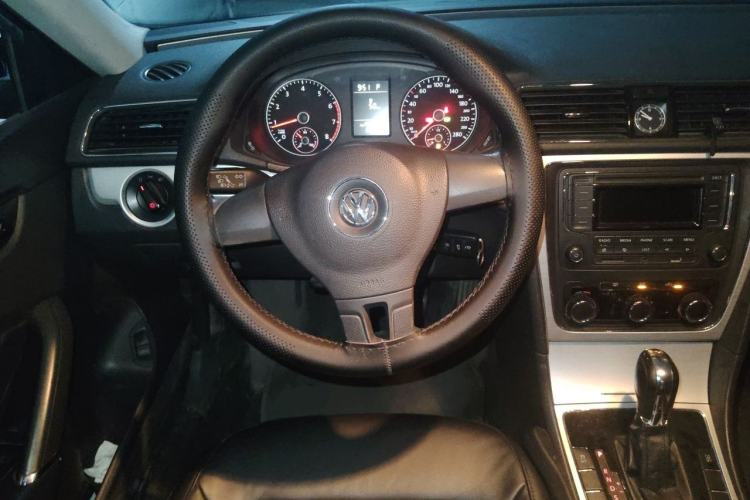 Used Volkswagen Passat 2011 1.8 TSI DSG Prestige Edition Steering Wheel