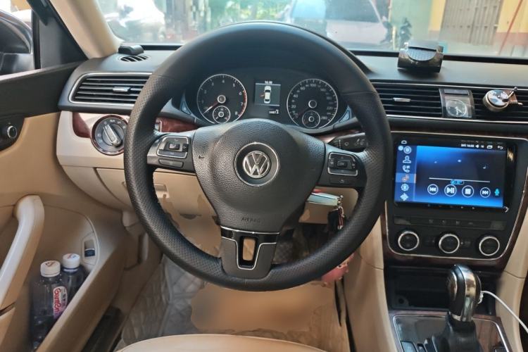 Used Volkswagen Passat 2011 1.8TSI DSG Prestige Edition Steering Wheel