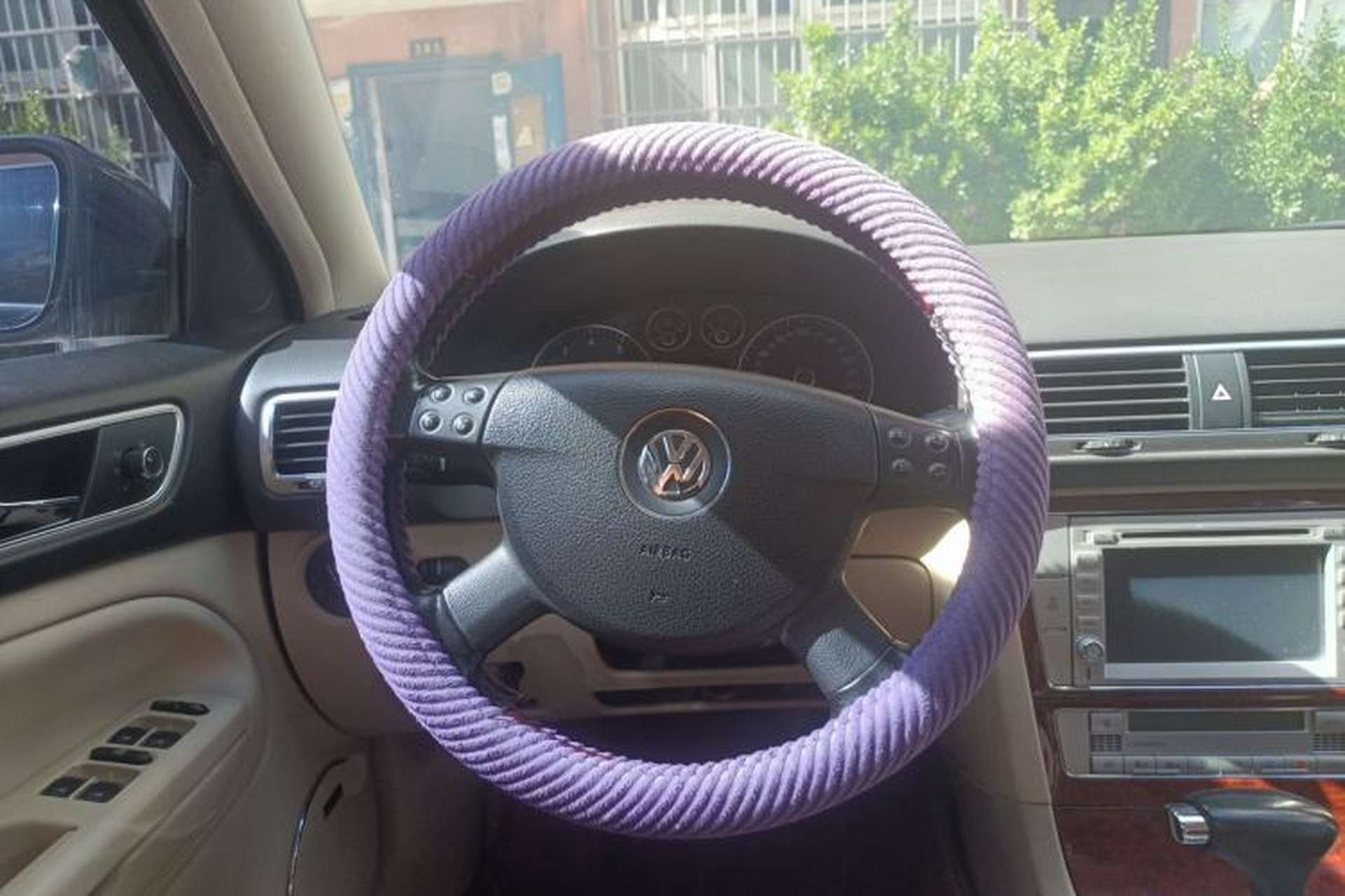 Used Volkswagen Passat 2011 1.8T Automatic Luxury Model Steering Wheel