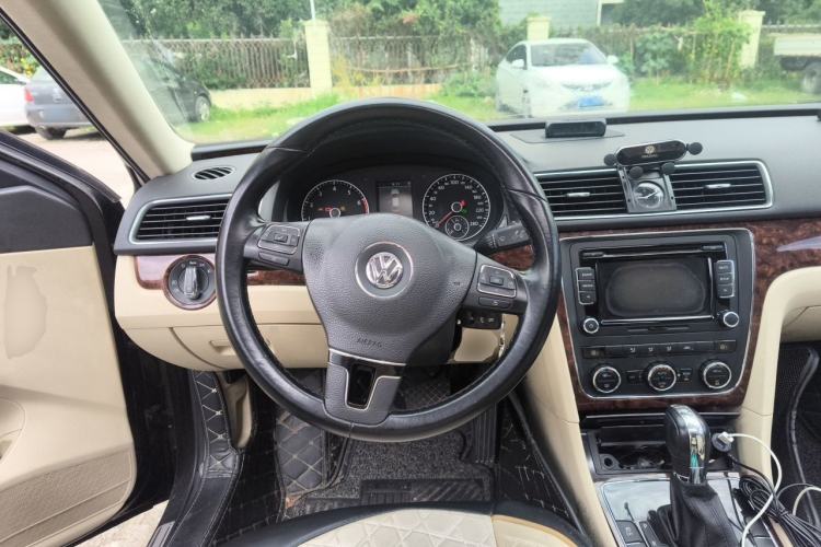 Used Volkswagen Passat 2011 1.8TSI DSG Prestige Edition Steering Wheel