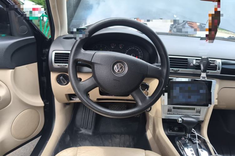 Used Volkswagen Passat 2011 1.8T Automatic Luxury Model Steering Wheel