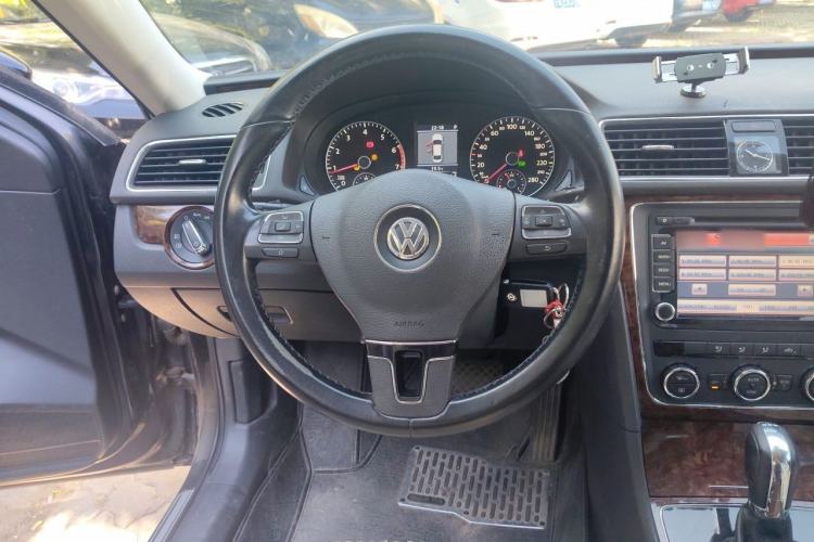 Used Volkswagen Passat 2011 1.8TSI DSG Prestige Edition Steering Wheel