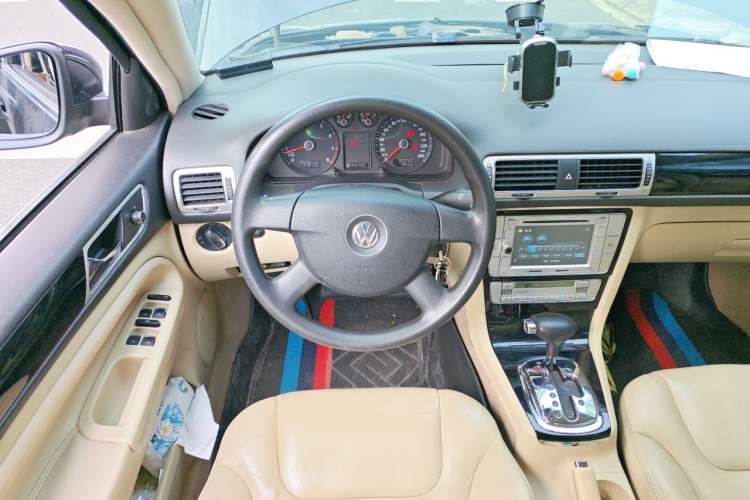 Used Volkswagen Passat 2011 1.8T Automatic Luxury Model Steering Wheel
