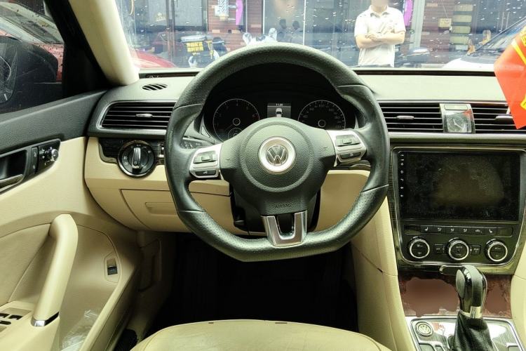 Used Volkswagen Passat 2011 3.0L V6 DSG Flagship Edition Steering Wheel