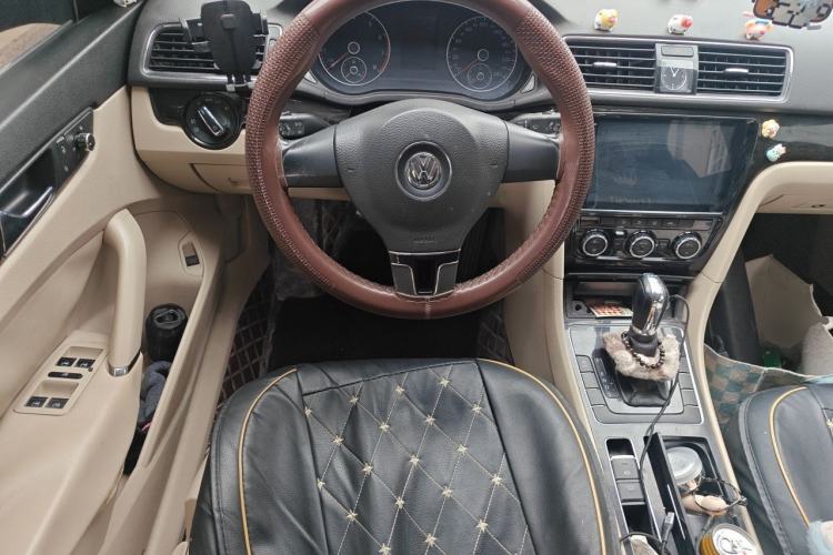 Used Volkswagen Passat 2011 1.8 TSI DSG Prestige Edition Steering Wheel