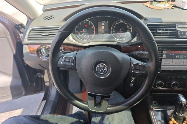 Used Volkswagen Passat 2011 1.8TSI DSG Prestige Edition Steering Wheel