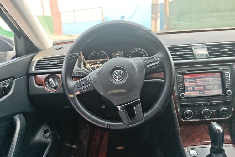 Used Volkswagen Passat 2011 1.8TSI DSG Prestige Edition Steering Wheel