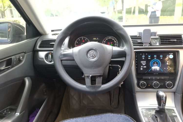 Used Volkswagen Passat 2011 1.8TSI Automatic Prestige Edition Steering Wheel