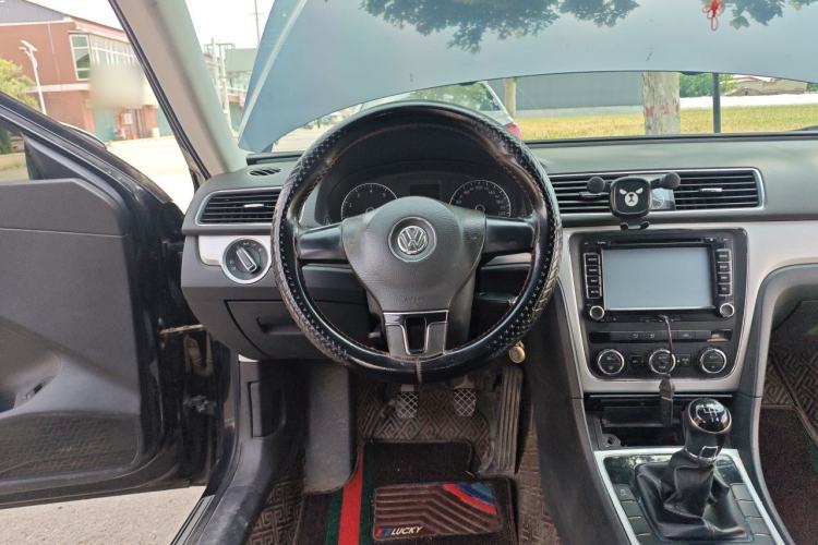 Used Volkswagen Passat 2011 1.4 TSI Manual Luxury Edition Steering Wheel