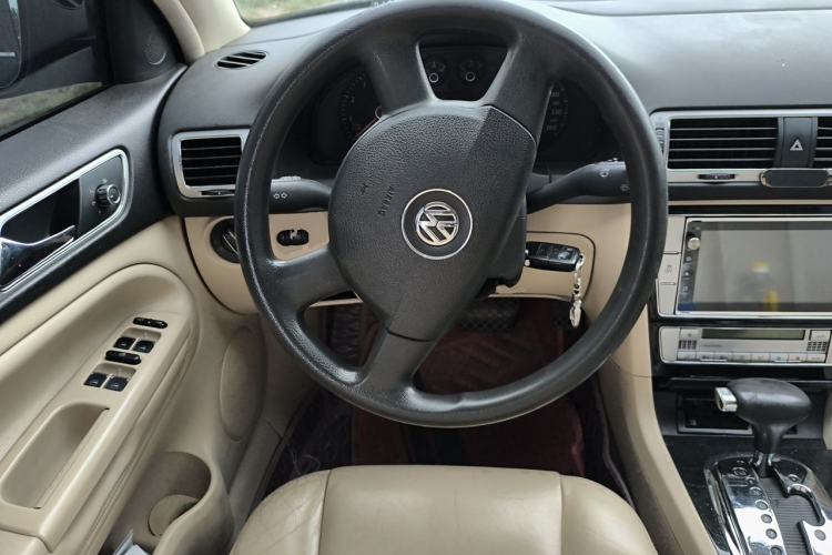 Used Volkswagen Passat 2011 1.8T Automatic Luxury Model Steering Wheel