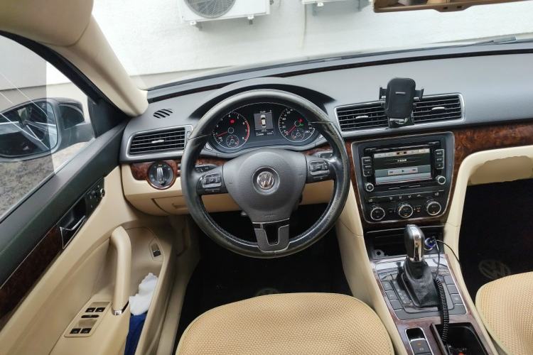 Used Volkswagen Passat 2011 2.0 TSI DSG Premium Edition Steering Wheel