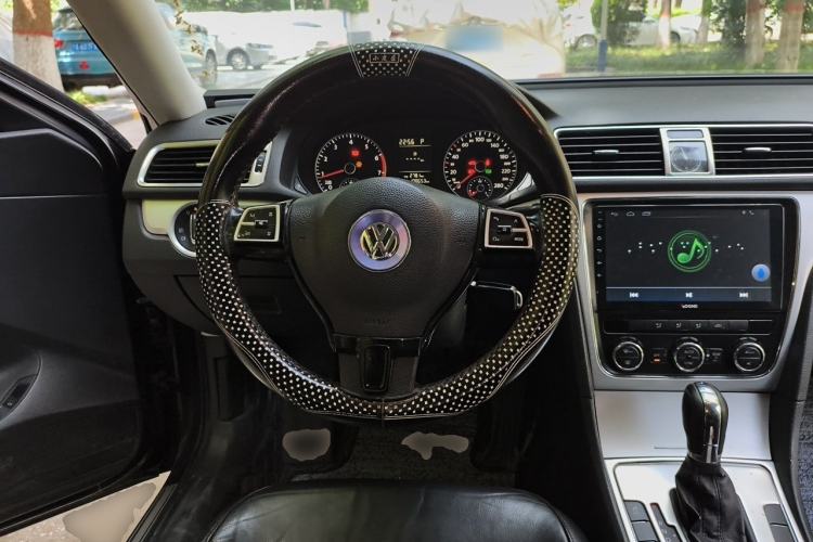 Used Volkswagen Passat 2011 1.8TSI Automatic Prestige Edition Steering Wheel