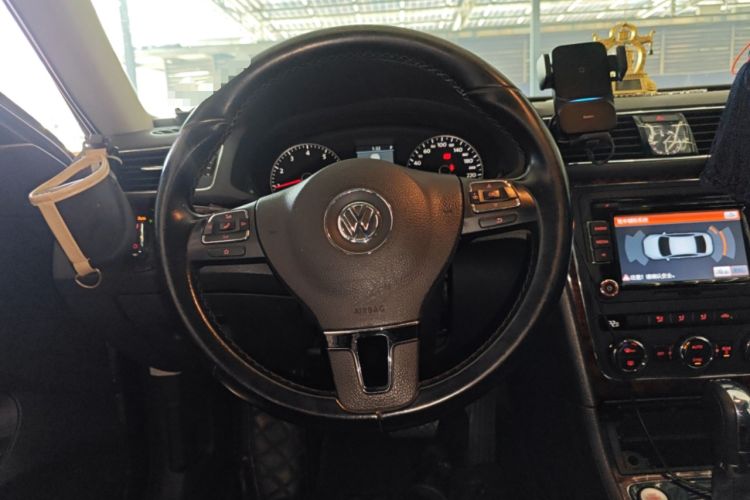 Used Volkswagen Passat 2011 1.8TSI DSG Prestige Edition Steering Wheel