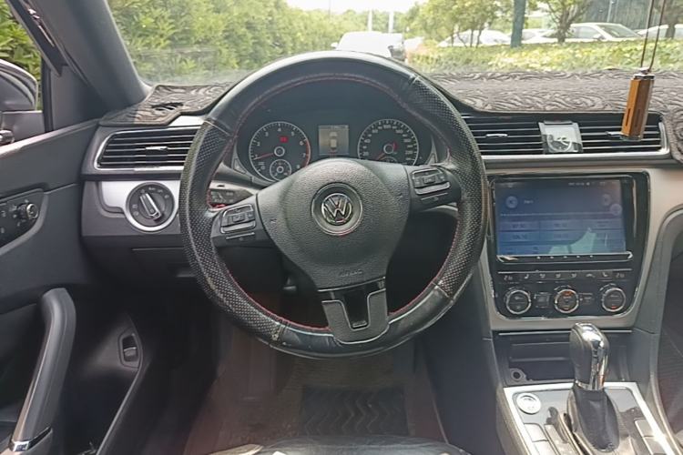 Used Volkswagen Passat 2011 2.0 TSI DSG Ultimate Edition Steering Wheel
