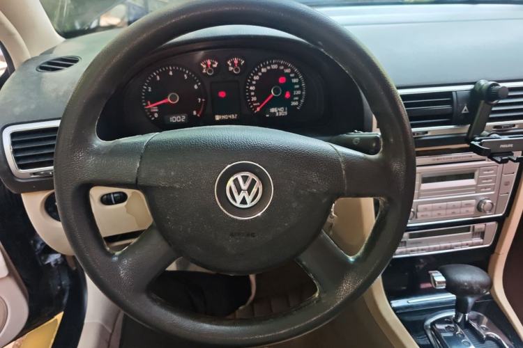 Used Volkswagen Passat 2011 1.8T Automatic Luxury Model Steering Wheel