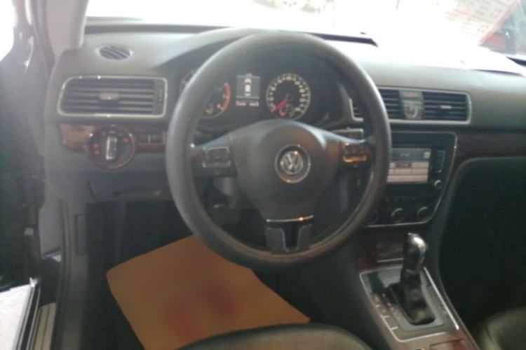 Used Volkswagen Passat 2011 1.8TSI DSG Prestige Edition Steering Wheel