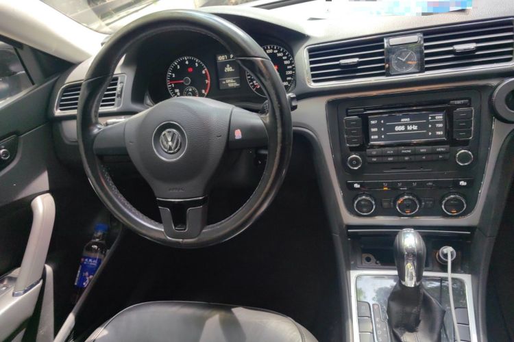 Used Volkswagen Passat 2011 1.8 TSI DSG Prestige Edition Steering Wheel