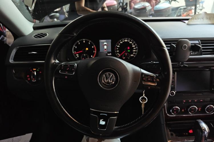 Used Volkswagen Passat 2011 2.0 TSI DSG Premium Edition Steering Wheel