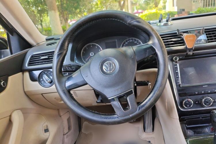 Used Volkswagen Passat 2011 1.8 TSI DSG Prestige Edition Steering Wheel