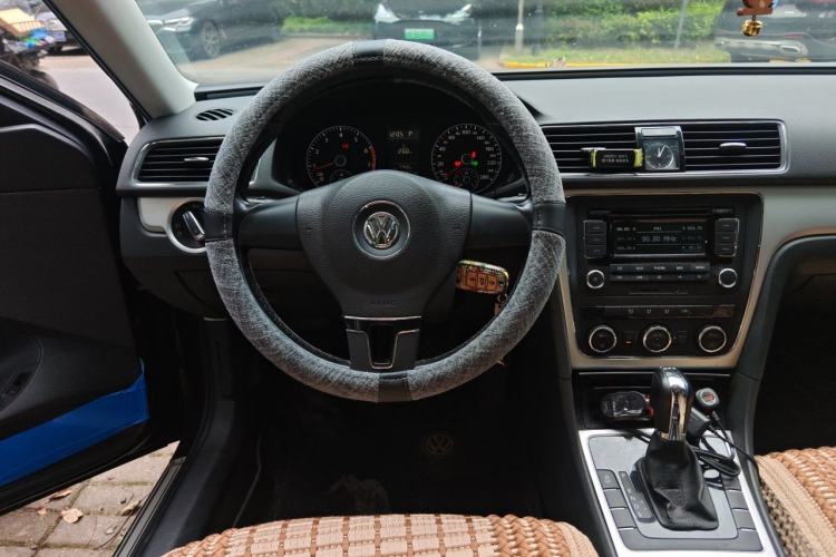 Used Volkswagen Passat 2011 1.8TSI Automatic Prestige Edition Steering Wheel