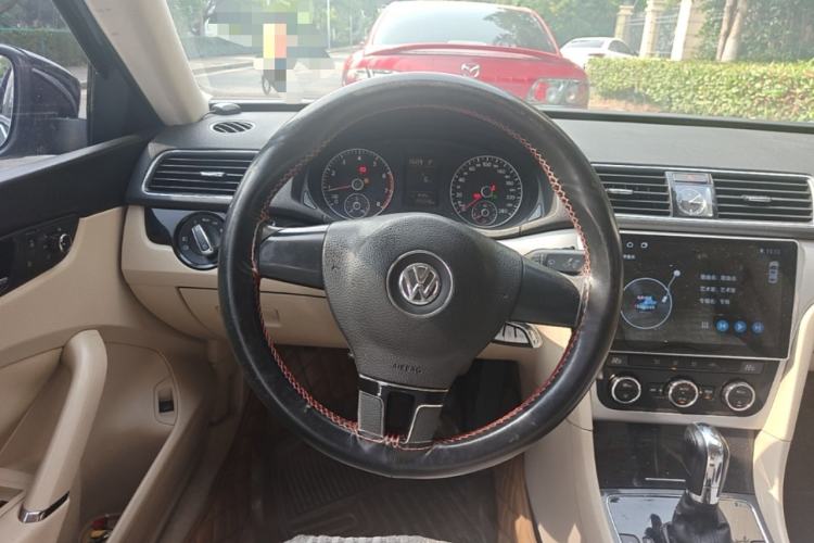 Used Volkswagen Passat 2011 1.8TSI Automatic Prestige Edition Steering Wheel