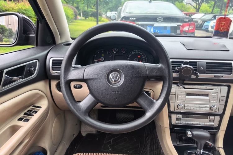 Used Volkswagen Passat 2011 1.8T Automatic Luxury Model Steering Wheel