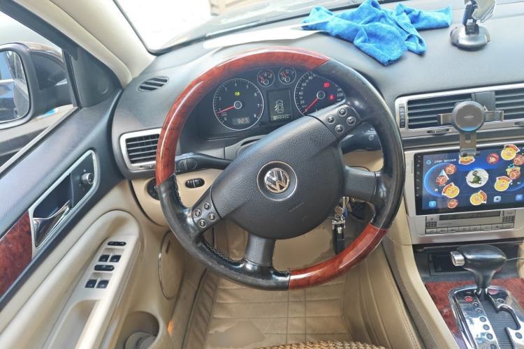 Used Volkswagen Passat 2011 1.8T Automatic Luxury Model Steering Wheel