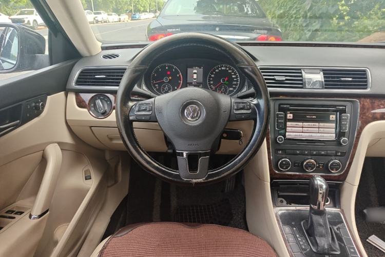 Used Volkswagen Passat 2011 2.0 TSI DSG Premium Edition Steering Wheel