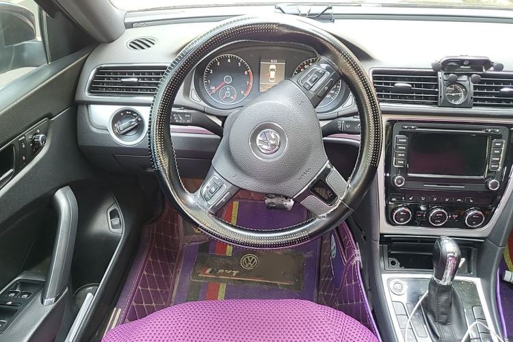Used Volkswagen Passat 2011 2.0 TSI DSG Ultimate Edition Steering Wheel