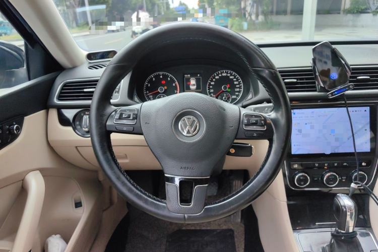 Used Volkswagen Passat 2011 1.4 TSI DSG Prestige Edition Steering Wheel
