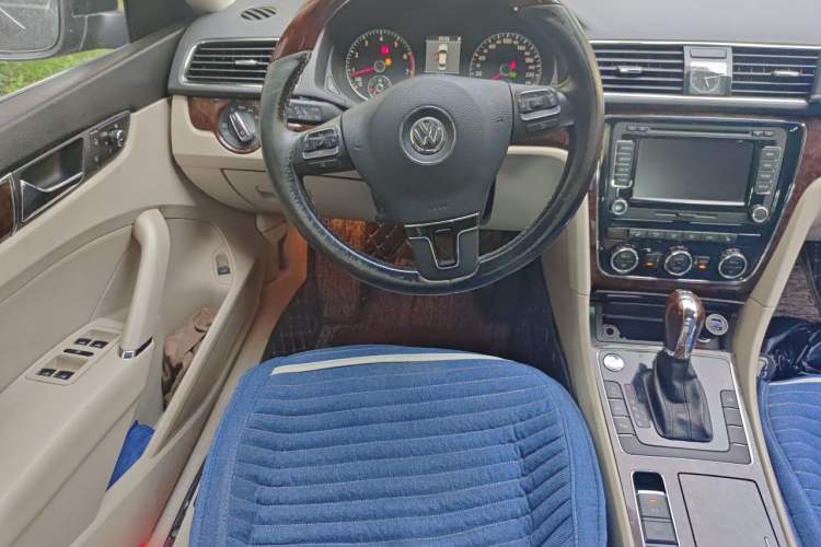 Used Volkswagen Passat 2011 1.8 TSI DSG Ultimate Edition Steering Wheel