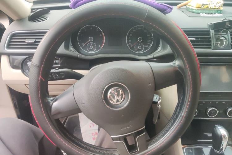 Used Volkswagen Passat 2011 1.8TSI Automatic Prestige Edition Steering Wheel