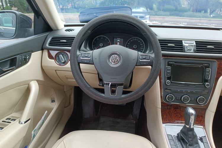 Used Volkswagen Passat 2011 1.8TSI DSG Prestige Edition Steering Wheel