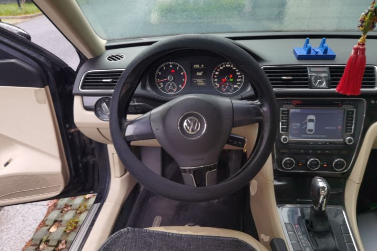 Used Volkswagen Passat 2011 1.8TSI Automatic Prestige Edition Steering Wheel