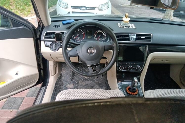 Used Volkswagen Passat 2011 1.8 TSI DSG Prestige Edition Steering Wheel