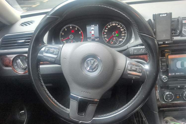 Used Volkswagen Passat 2011 1.8TSI DSG Prestige Edition Steering Wheel