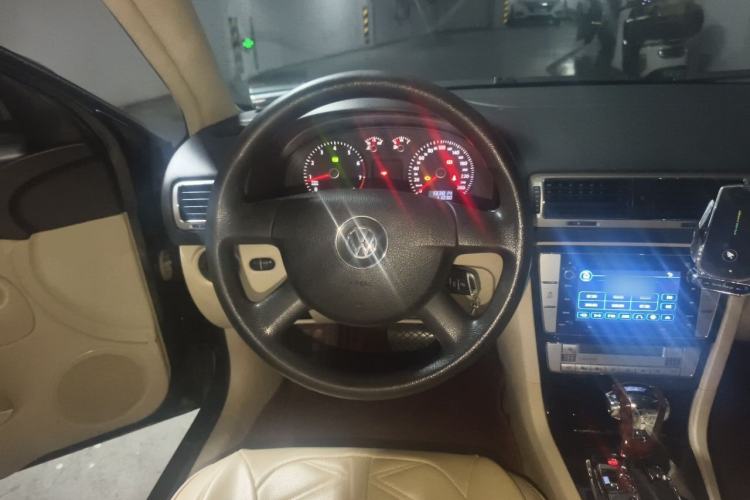 Used Volkswagen Passat 2011 1.8T Automatic Luxury Model Steering Wheel