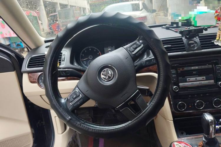Used Volkswagen Passat 2011 1.8TSI DSG Prestige Edition Steering Wheel