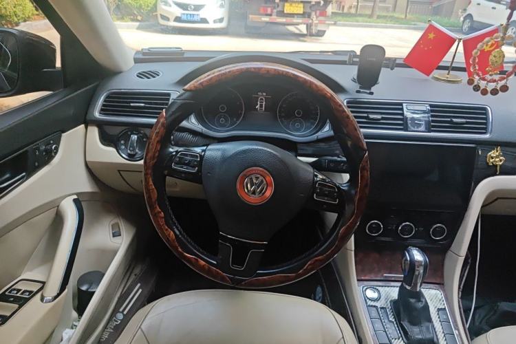 Used Volkswagen Passat 2011 1.8TSI DSG Prestige Edition Steering Wheel