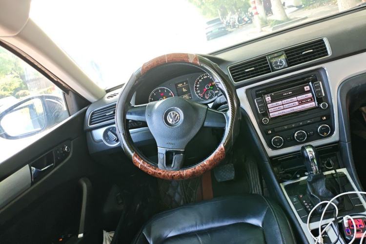 Used Volkswagen Passat 2011 1.8TSI Automatic Prestige Edition Steering Wheel
