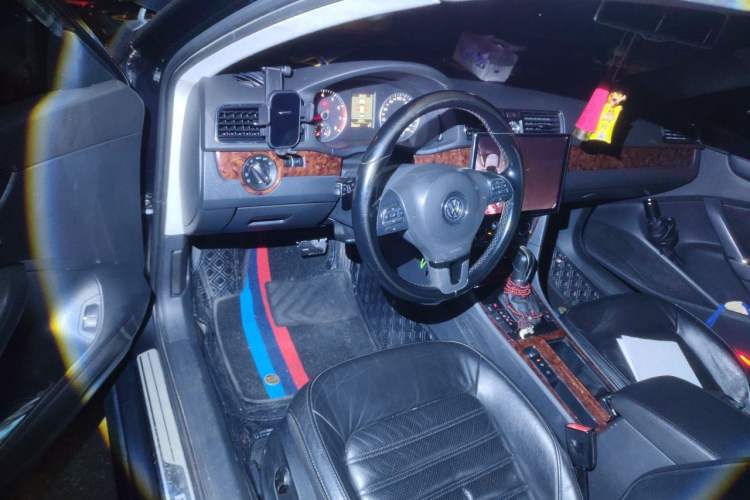 Used Volkswagen Passat 2011 1.8TSI DSG Prestige Edition Steering Wheel